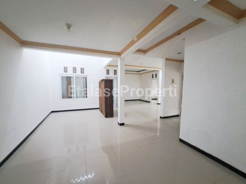 Foto properti Butuh Cepat Laku Dijual Rumah Pondok Candra Taman Jambu 1