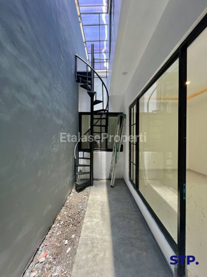 Foto properti Rumah Baru Minimalis Di Wisma Mukti Klampis 5