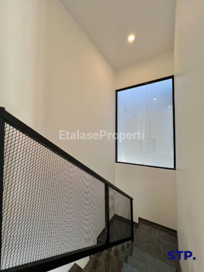 Foto properti Rumah Baru Minimalis Di Wisma Mukti Klampis 6