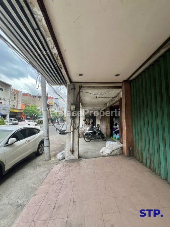 Foto properti Jual, Ruko 3 Lantai Di Raya Kapasan 4