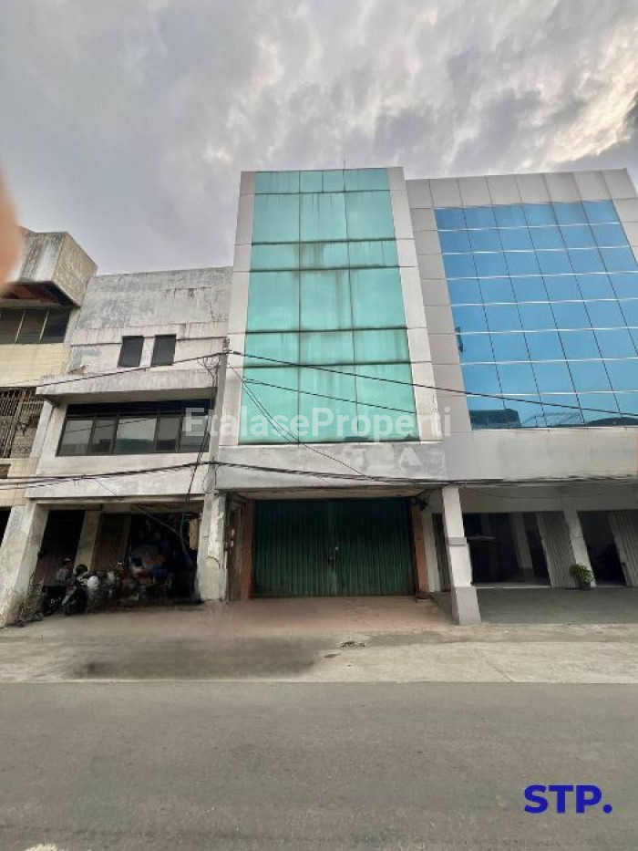 Foto properti Sewa, Ruko 3 Lantai Di Raya Kapasan 1