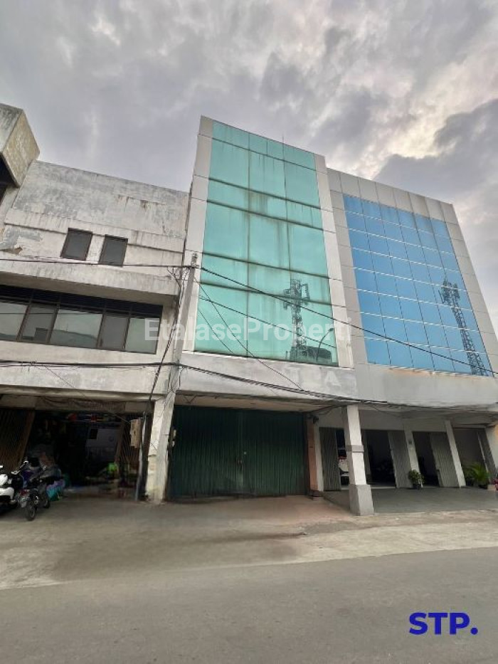 Foto properti Sewa, Ruko 3 Lantai Di Raya Kapasan 2