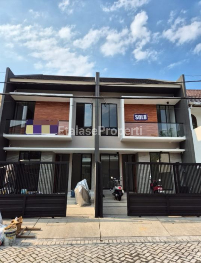 Foto properti Rumah Baru Gress Kertajaya Indah Tengah Strategis 1