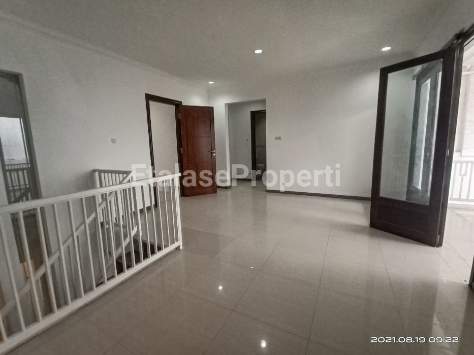 Foto properti Margorejo Indah 6kamar Strategis 5