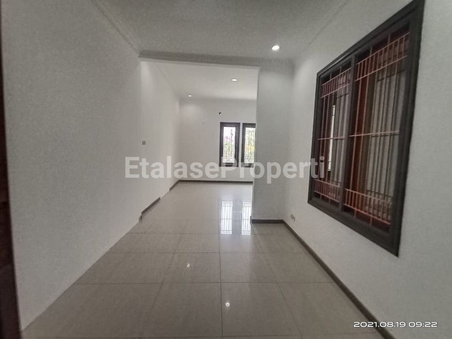 Foto properti Margorejo Indah 6kamar Strategis 8