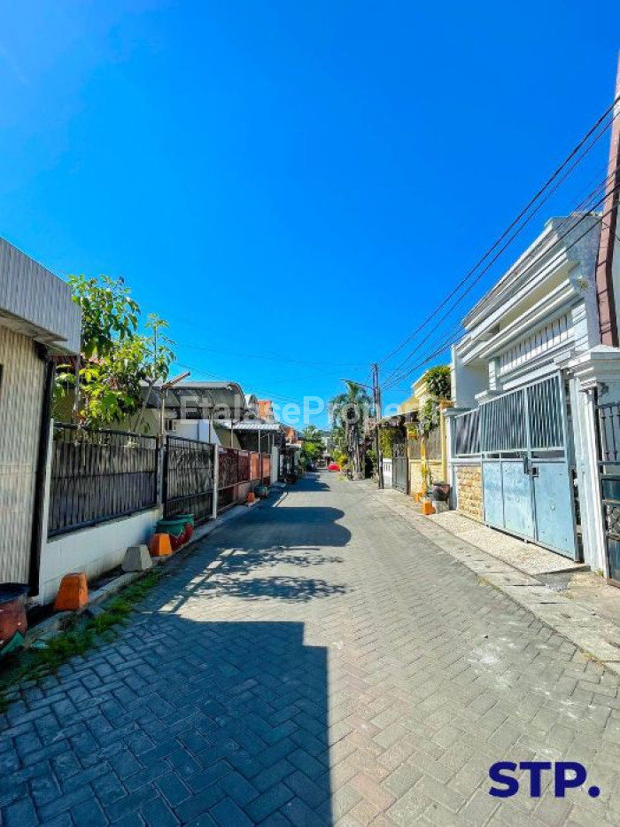 Foto properti Rumah Siap Huni Di Bronggalan, Kalijudan Full Renovasi Granite! 10