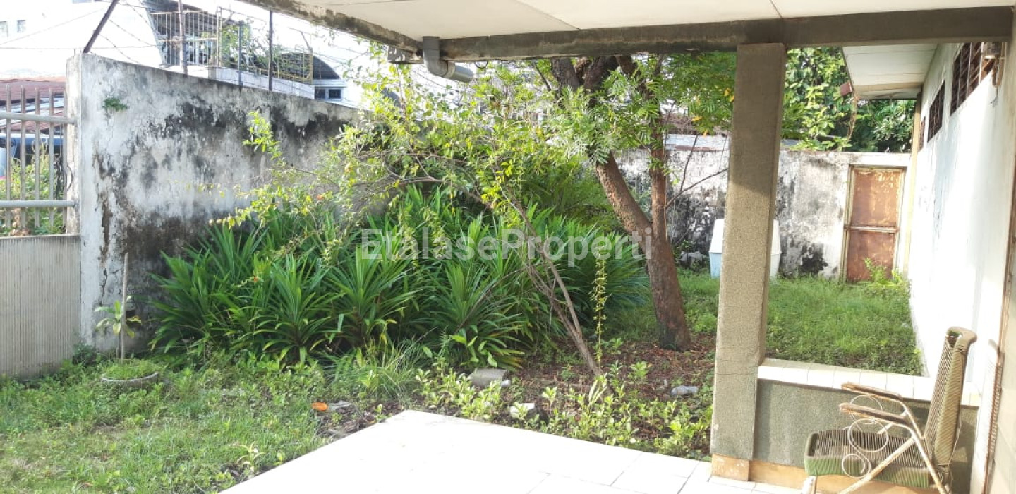 Foto properti Rumah Hitung Tanah Jl Sidoyoso Bisa Direnov Jadi Rumah Dan Gudang 2