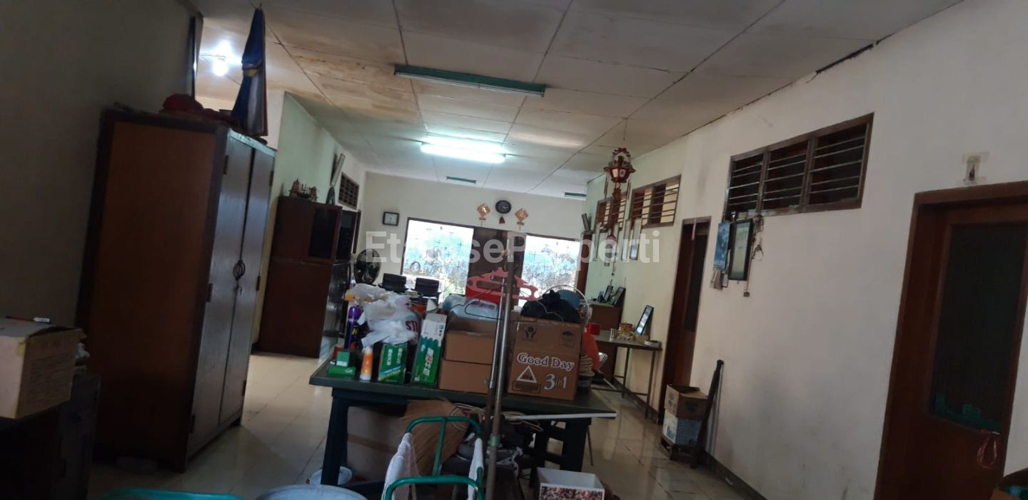 Foto properti Rumah Hitung Tanah Jl Sidoyoso Bisa Direnov Jadi Rumah Dan Gudang 7