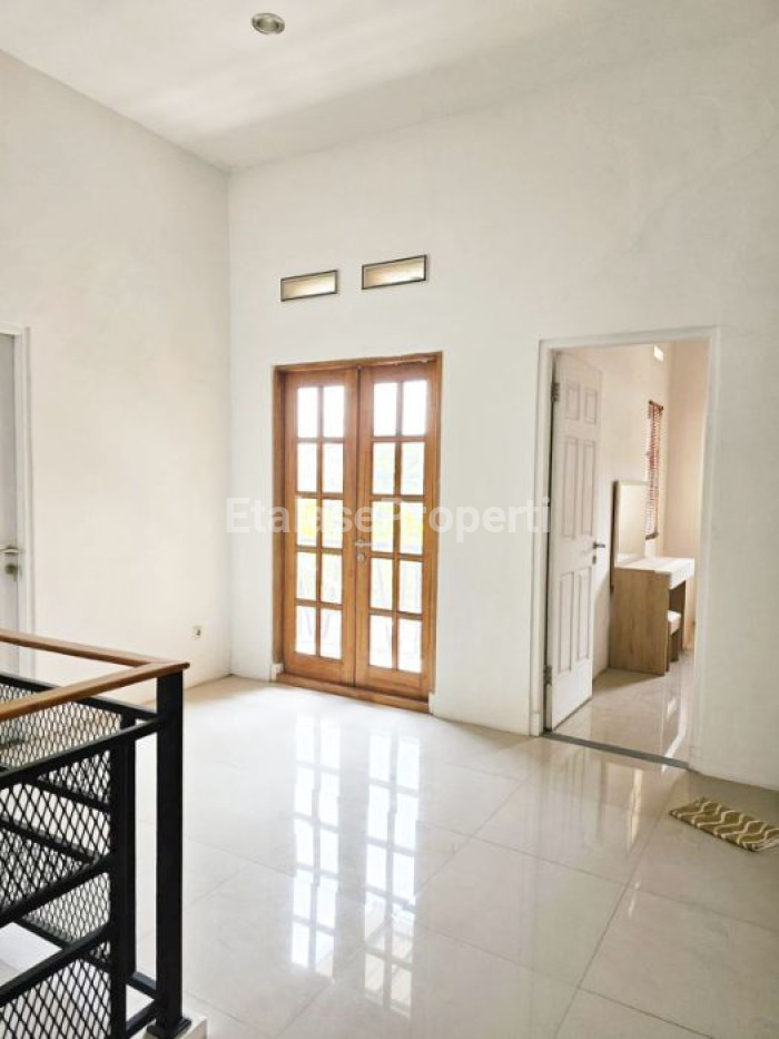 Foto properti Rumah Model Villa Perumahan Bukit Randu Agung Indah Gresik 3