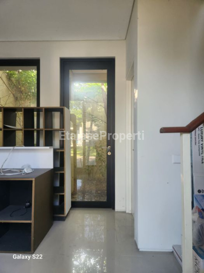 Foto properti Rumah Northwest Lake Siap Huni 4