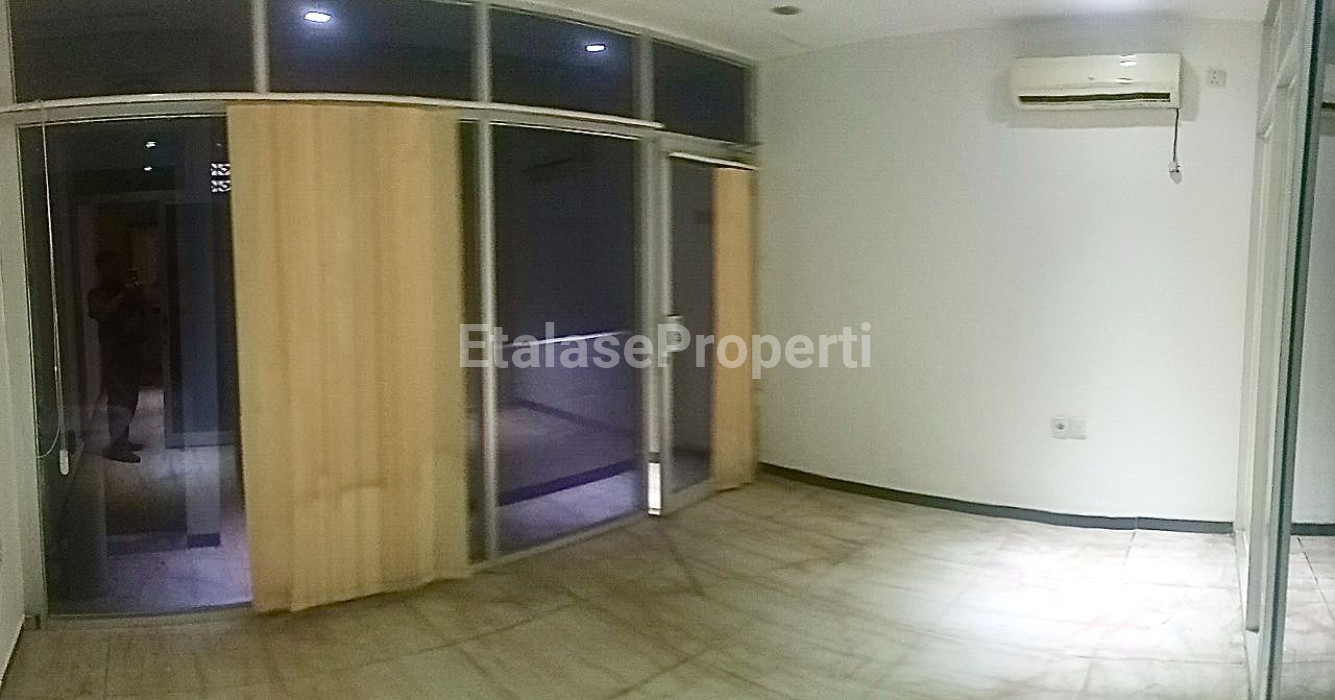 Foto properti *Dijual Ruko Pusat Kota 4 Lantai, Landmark Kayoon* 3