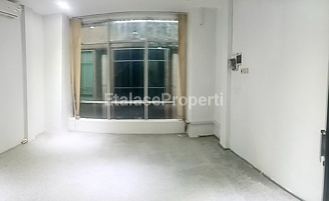 Foto properti *Dijual Ruko Pusat Kota 4 Lantai, Landmark Kayoon* 4