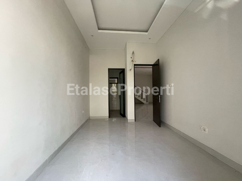 Foto properti *Dijual Rumah Dian Istana Mocca Vrbana* 2