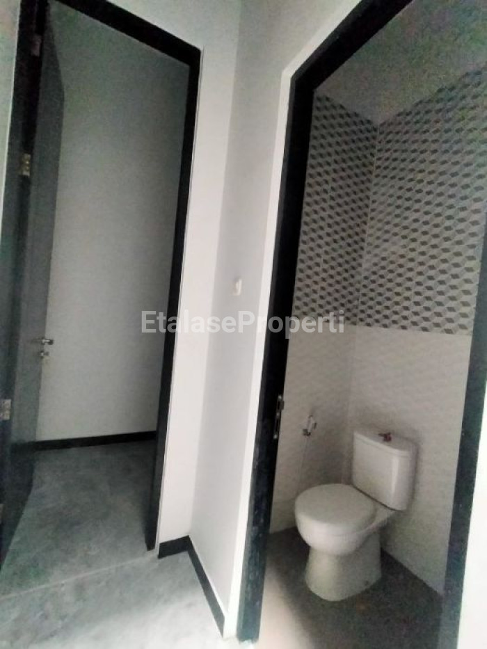 Foto properti Dijual Rumah Jemur Andayani Surabaya Selatan Dekat Raya Ahmad Yani, 3