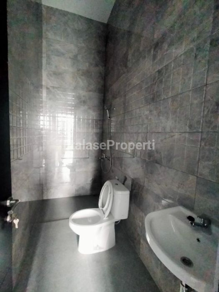 Foto properti Dijual Rumah Jemur Andayani Surabaya Selatan Dekat Raya Ahmad Yani, 8