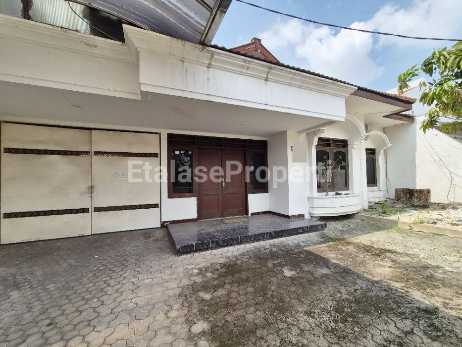 Foto properti Dijual Rumah Di Dharmahusada Utara Siap Huni Dekat Raya 3