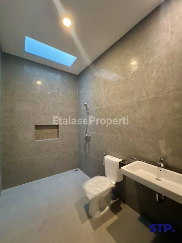 Foto properti Modern - Tropical Design, Rumah Baru Di Kupang Baru 10