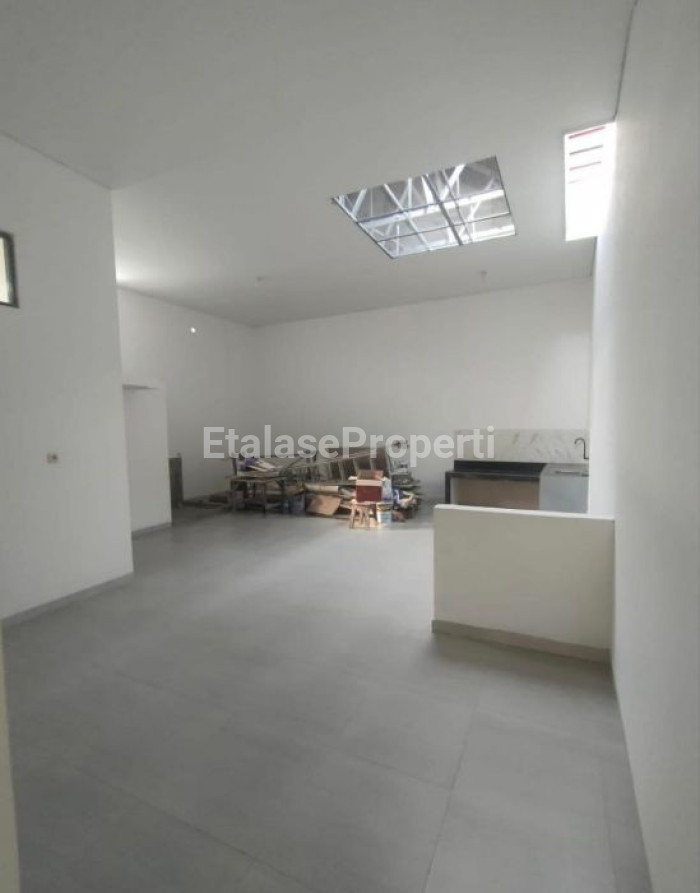 Foto properti Rumah Usaha Komersil Di Jalan Raya Kranggan - Tembok Dukuh 8