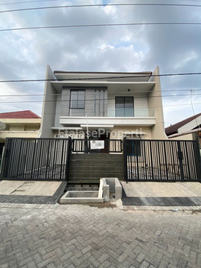 Foto properti Dijual Rumah 2 Lantai Baru Gress Daerah Manyar 1