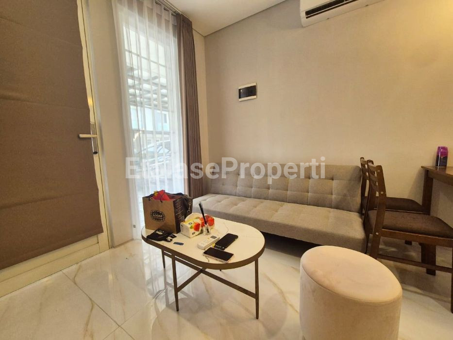 Foto properti Dijual Rumah Bagus Di Grand Pakuwon Surabaya Barat Furnished 3