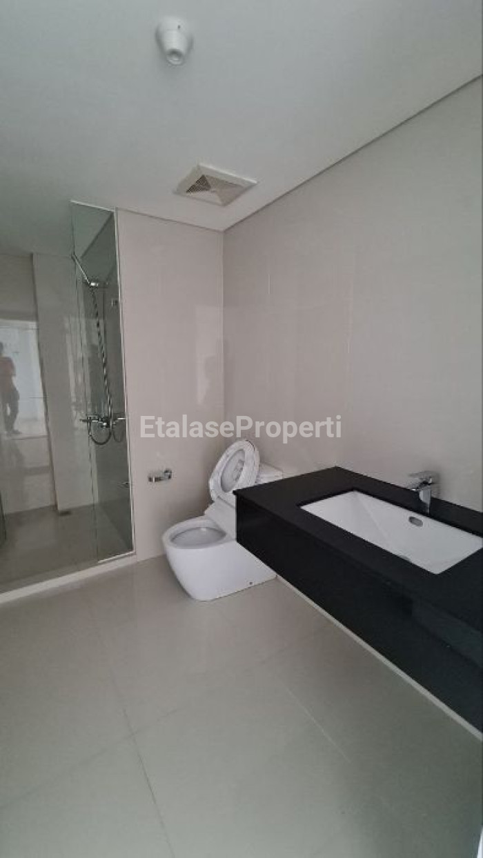 Foto properti Turun Harga! Disewakan Ruang Kantor /office Di Soho Vieloft Ciputra 4