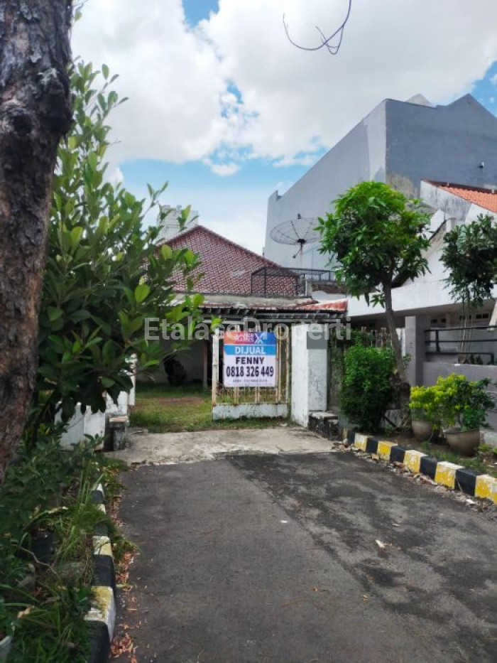 Foto properti Dijual Rumah Hitung Tanah Darmo Permai Timur 1