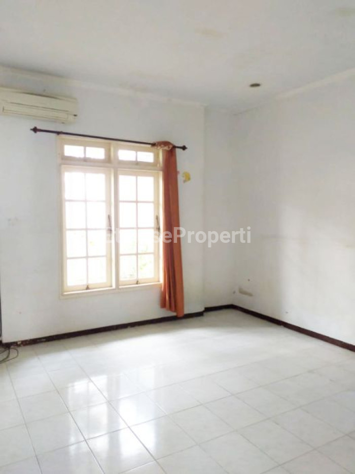 Foto properti Dijual Rumah Hitung Tanah Darmo Permai Timur 6