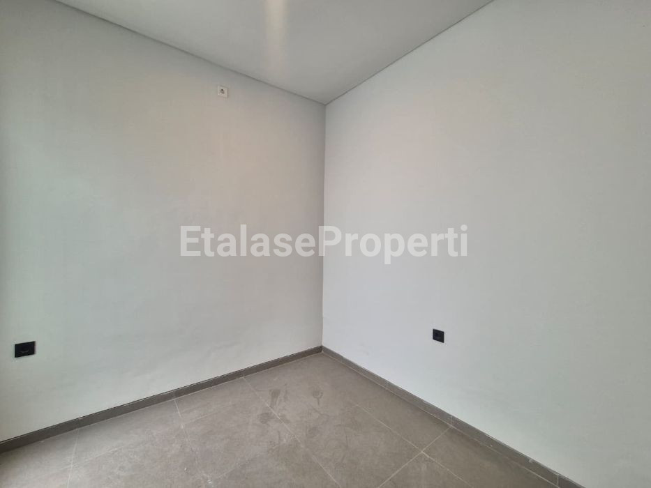 Foto properti Disewakan Rumah Baru Di Grand Eastern Siap Huni 4