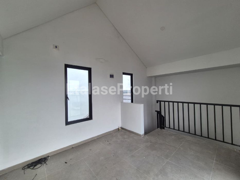 Foto properti Disewakan Rumah Baru Di Grand Eastern Siap Huni 5