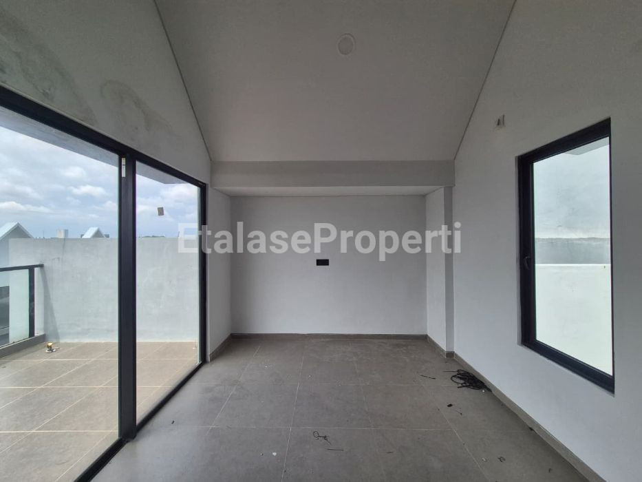 Foto properti Disewakan Rumah Baru Di Grand Eastern Siap Huni 7
