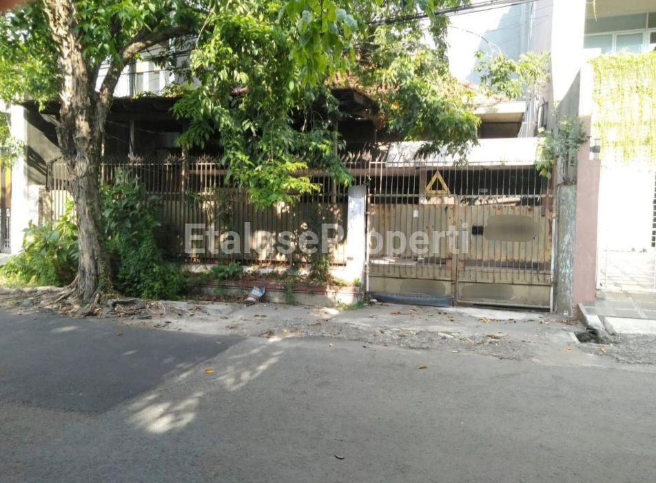 Foto properti Dijual Rumah Di Embong Cerme Genteng Siap Huni 2