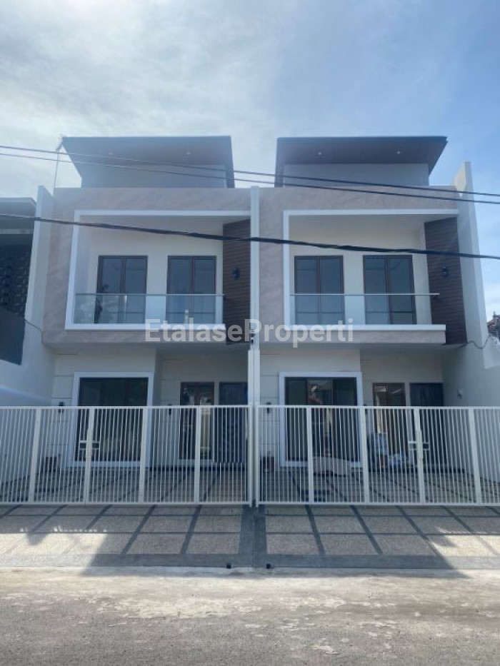 Foto properti Dijual Rumah Baru Gress Baruk Tengah Rungkut 1