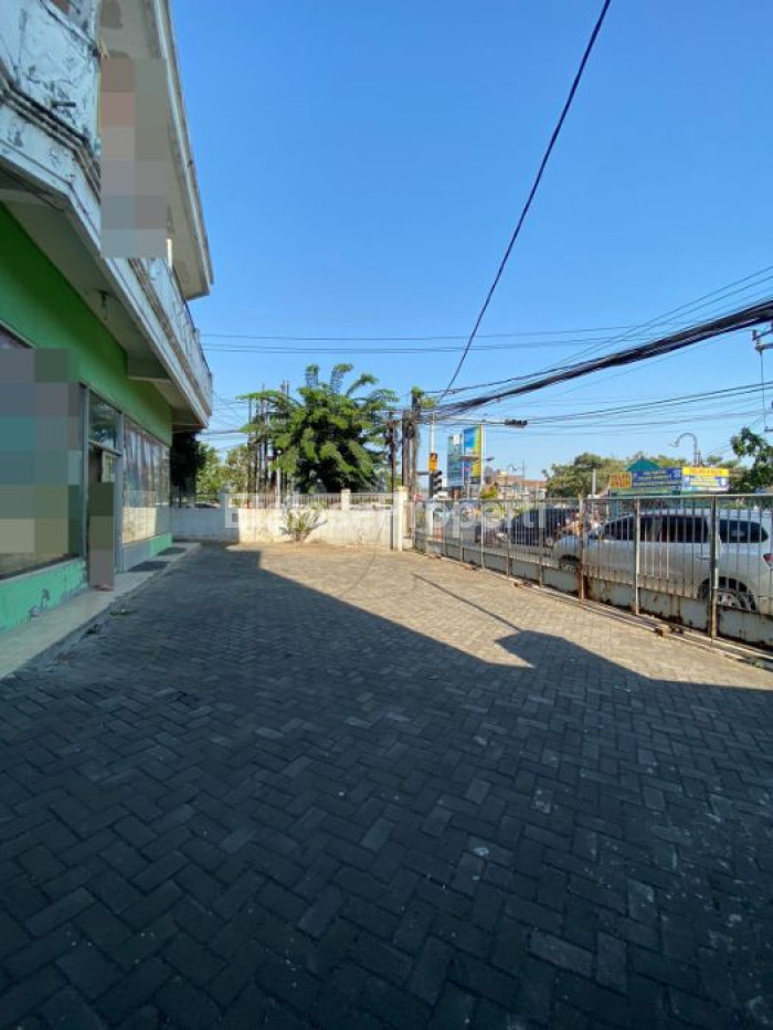 Foto properti Disewakan Gedung Raya Rungkut Madya Pojokan MERR Nol Jalan 2