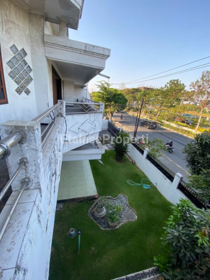 Foto properti Disewakan Gedung Raya Rungkut Madya Pojokan MERR Nol Jalan 4