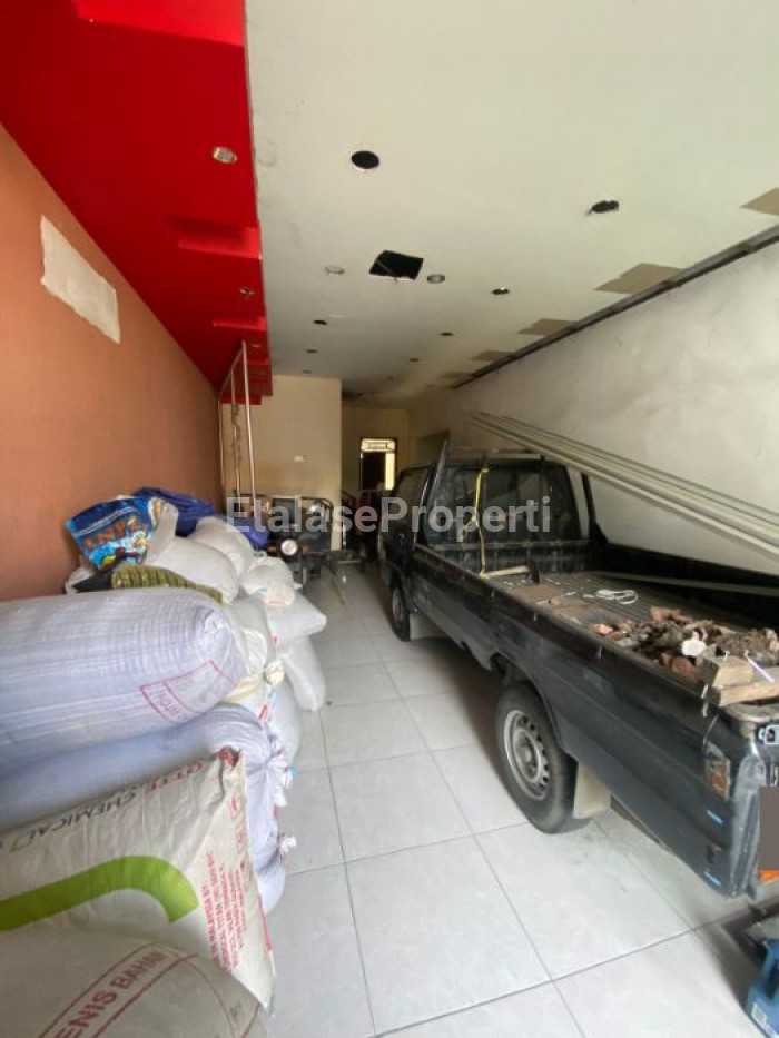 Foto properti Disewakan Gedung Raya Rungkut Madya Pojokan MERR Nol Jalan 5
