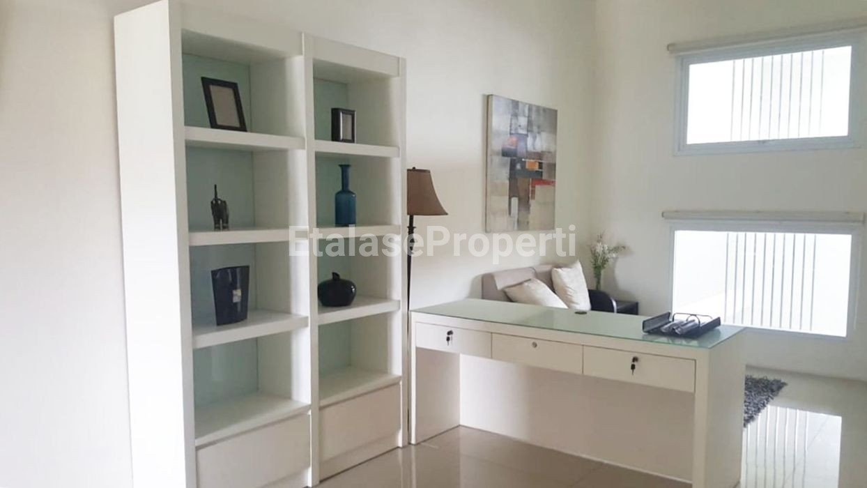 Foto properti Disewakan Rumah Di Sukolilo Dian Regency 2 Furnished 9