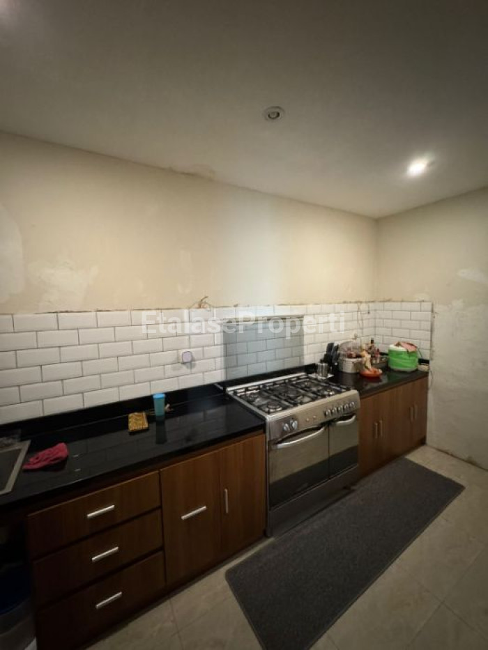 Foto properti Rumah Mewah FLORAYA Margorejo Pojok Siap Huni 3