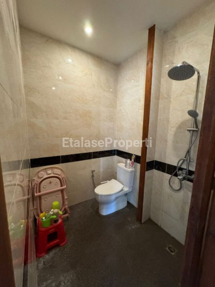 Foto properti Rumah Mewah FLORAYA Margorejo Pojok Siap Huni 4