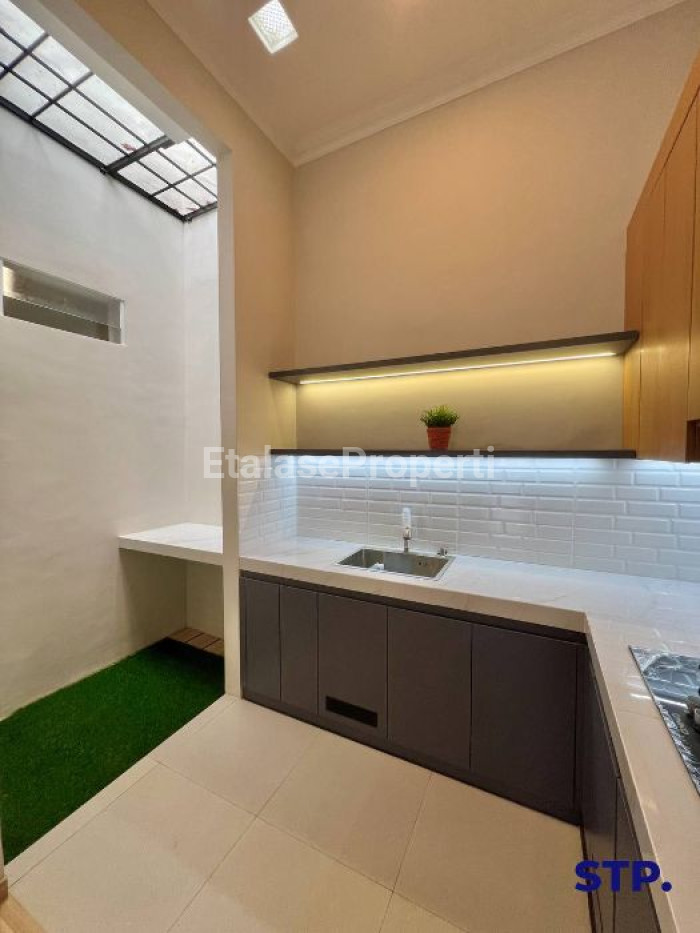 Foto properti Modern Compact, Rumah Pakuwon City Cluster Griya Asri 8