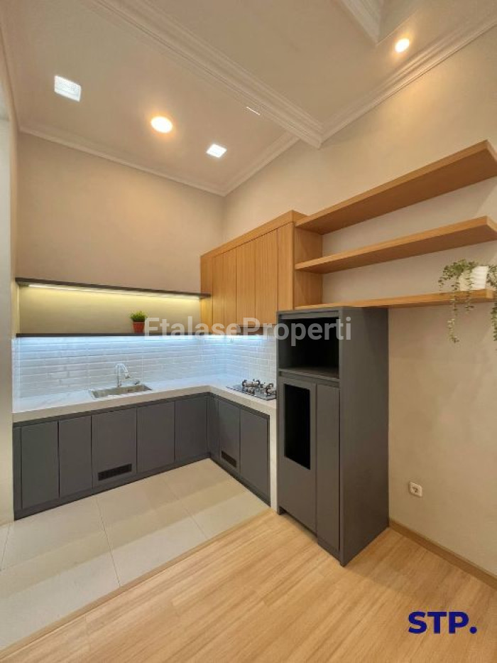 Foto properti Modern Compact, Rumah Pakuwon City Cluster Griya Asri 9