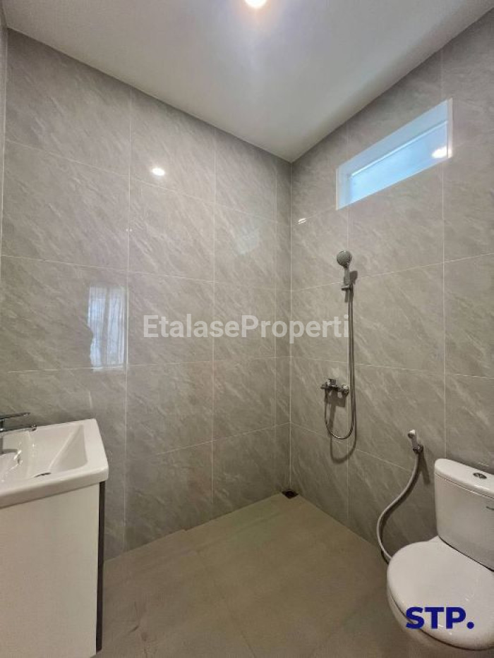 Foto properti Modern Compact, Rumah Pakuwon City Cluster Griya Asri 3