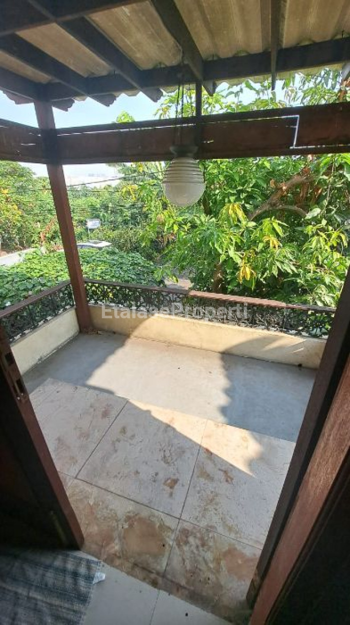 Foto properti JUAL Penjaringan Sari - Rumah Model Villa Bali 3