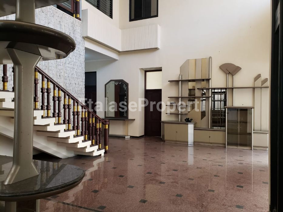 Foto properti Pusat Kota Jalan Argopuro SIAP PAKAI Cocok U/ Kantor, Klinik Dll 2