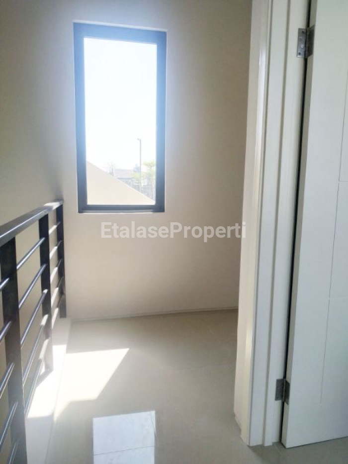 Foto properti Dijual Rumah Di Grand Sunrise Menganti Gresik 3