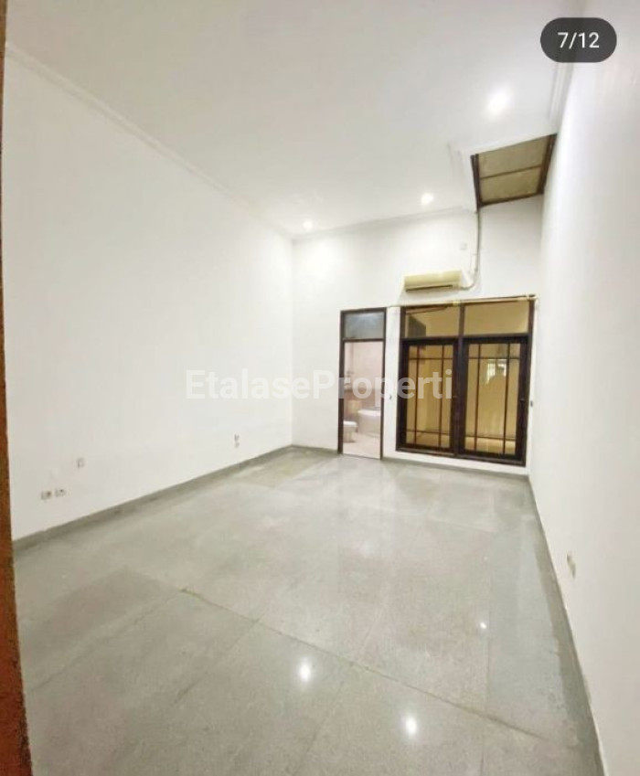 Foto properti Rumah Dharmahusada Indah Dekat GM Dan Kampus Unair Harga Menarik 6