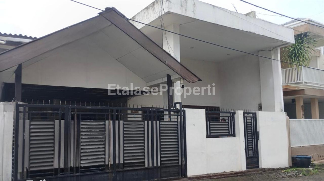 Foto properti Dijual Rumah 1.5 Lantai Taman Pondok Indah 1