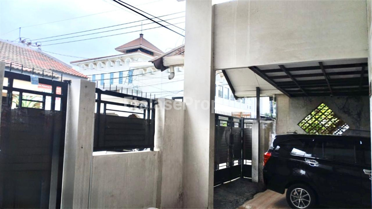 Foto properti Dijual Rumah 1.5 Lantai Taman Pondok Indah 2