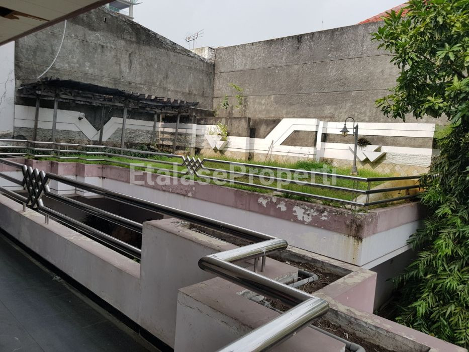 Foto properti *PRIME LOCATION!! Komersial Terbaik!! Dijual / Disewakan Rumah Sebelah Galaxy Mall 3* 8