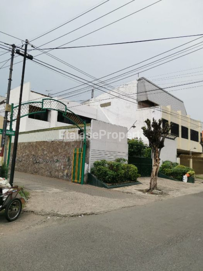Foto properti New Hot Listing!!!  Dijual Rumah Usaha Cocok Untuk Home Industri & Tempat Tinggal Sekaligus Jalan Sidodadi 3