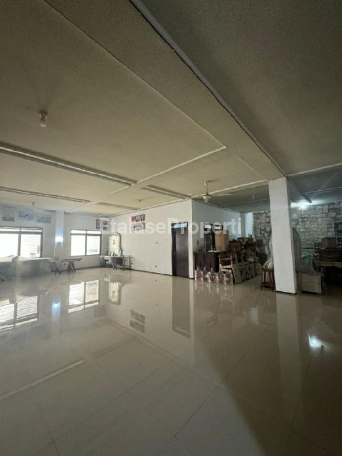 Foto properti New Hot Listing!!!  Dijual Rumah Usaha Cocok Untuk Home Industri & Tempat Tinggal Sekaligus Jalan Sidodadi 8